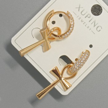 Pendientes 'Cruz' Xuping con strass blancos, diámetro 13×25 mm, longitud 34 mm, baño de oro de 18K