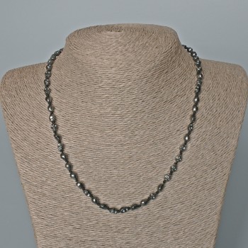 Collar de hematita con cráneo, diámetro 5×6×5 mm, longitud ±46 cm