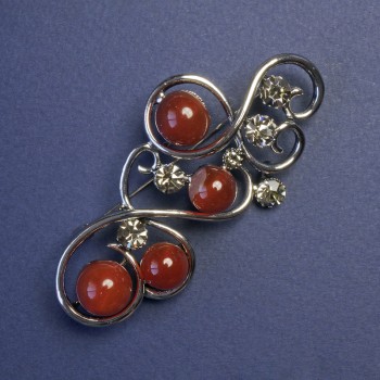 Broche con cornalina y strass grises color plata 75x37 mm+