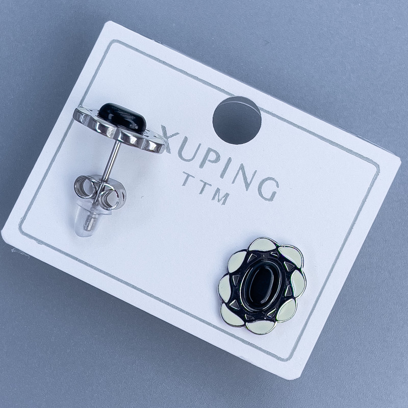 Pendientes tipo botón Xuping con piedra negra 12×10 mm ± rodio