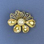 Broche Flor con perla en metal dorado 31×39 mm+