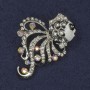 Broche Pez con strass y esmalte blanco, metal plateado 30×33 mm+