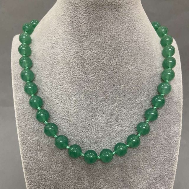 Collar de jade con bolas lisas de 10 mm, 45 cm de longitud con cierre