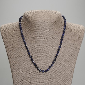 Collar de sodalita facetada en cubos, diámetro 4,5×4,55 mm, longitud 45 mm ± con cierre