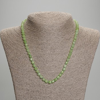 Collar de crisoprasa y olivino facetado en cubos, 5×5 mm, longitud 45 mm +/- con cierre