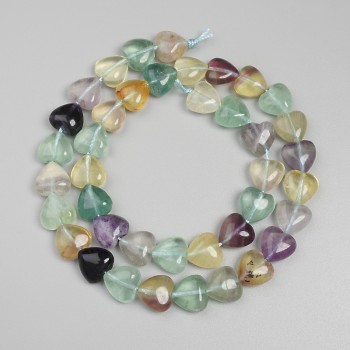 Cuentas de fluorita en forma de corazón, diámetro 10 mm ±, ensartadas en hilo, longitud 37 cm+