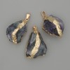 Colgante de fluorita en piedra natural sin tallar ~ 37×18 mm, tamaños surtidos, metal dorado
