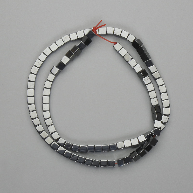 Cuentas de hematita cúbicas 4×4 mm+-, longitud 40 cm+