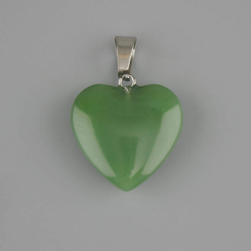 Colgante «Corazón» de jade 20×20 mm ±, longitud 28 mm+
