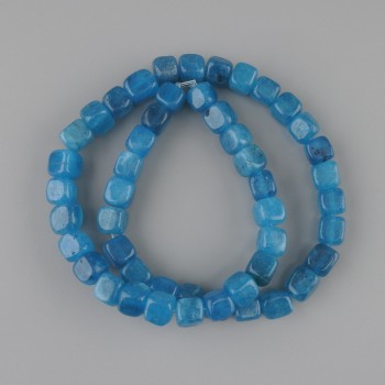 Cuentas cúbicas de apatita 7,5–8,5 mm (7,5×7,5 mm) ±, longitud de 38 cm ± en hilo
