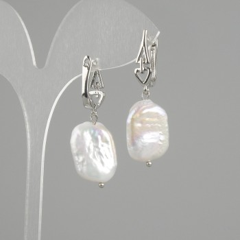 Pendientes barrocos con perlas 18x15 mm ±, longitud 40 mm ±
