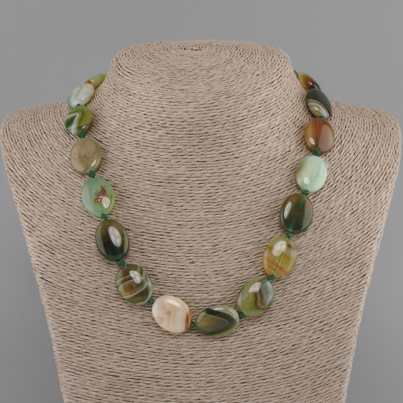 Collar de ágata ovalado 20×15 mm ±, longitud 45 cm ±, con cierre