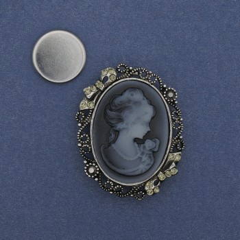 Broche magnético Camafeo Dama con cristales de strass plateados 41×33 mm +