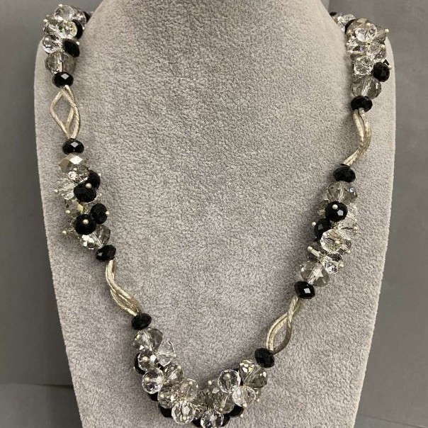 ¡Liquidación! Collar de cristal checo, longitud 57 cm+