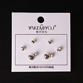( 5 mm ) Pendientes en forma de bolsos de dinero con strass plateado