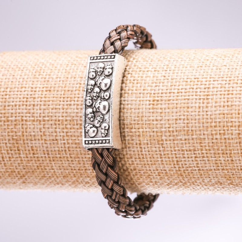 Pulsera de calaveras trenzada color marrón, longitud 20 cm