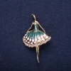 ¡Rebaja! Broche Bailarina verde turquesa con esmalte y metal dorado 50×30 mm