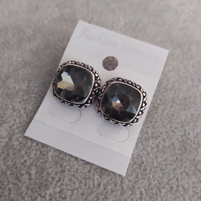 Pendientes de cristal cuadrado gris de 1,7 cm