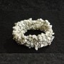 Pulsera de howlita ancha en goma elástica