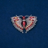 ¡Rebaja! Broche Mariposa de metal plateado, con cristales de strass en tonos burdeos y azul petróleo 35×50 mm +