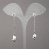Pendientes Xuping Rodio con strass blancos y cuentas 15×11 mm ±, longitud 50 mm ±, grosor 1,1 mm ±
