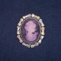Broche de camafeo con strass iridiscentes, metal plateado 33×40 mm
