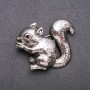 Broche «Ardilla» esmaltado gris plateado 37×48 mm