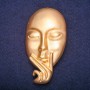 Broche Máscara de acento en metal dorado 39×73 mm