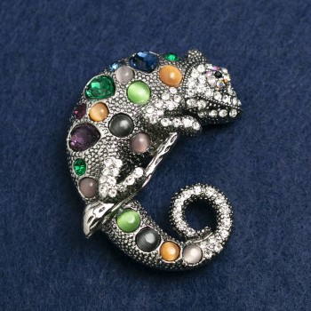 Broche Camaleón con metal plateado, ojo de gato y cristales 52x46 mm +