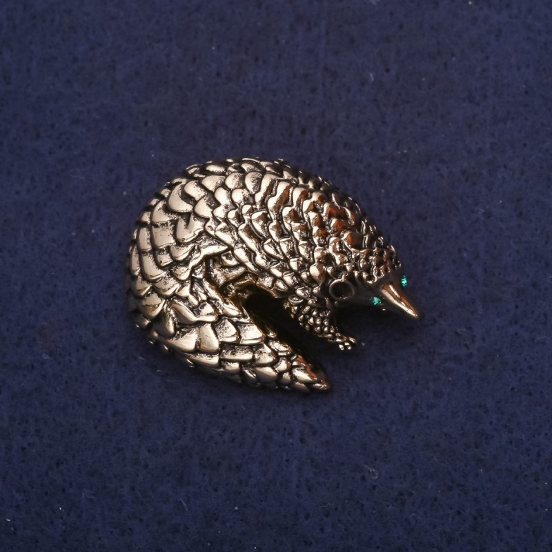 Broche Pangolín 38×28 mm, metal amarillo