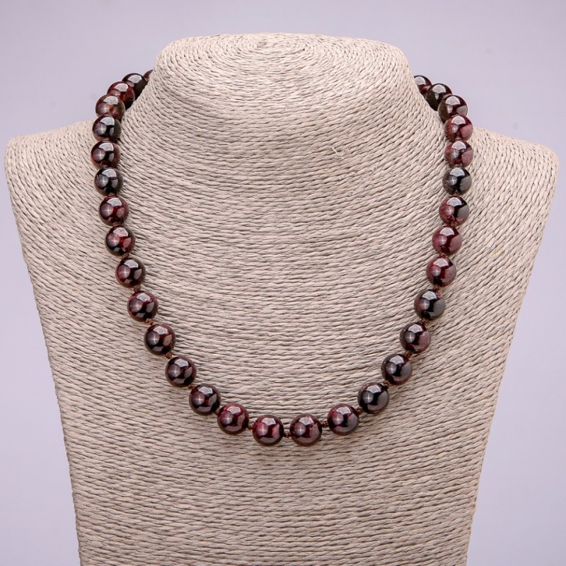 Collar de granate con bolas lisas de 10 mm
