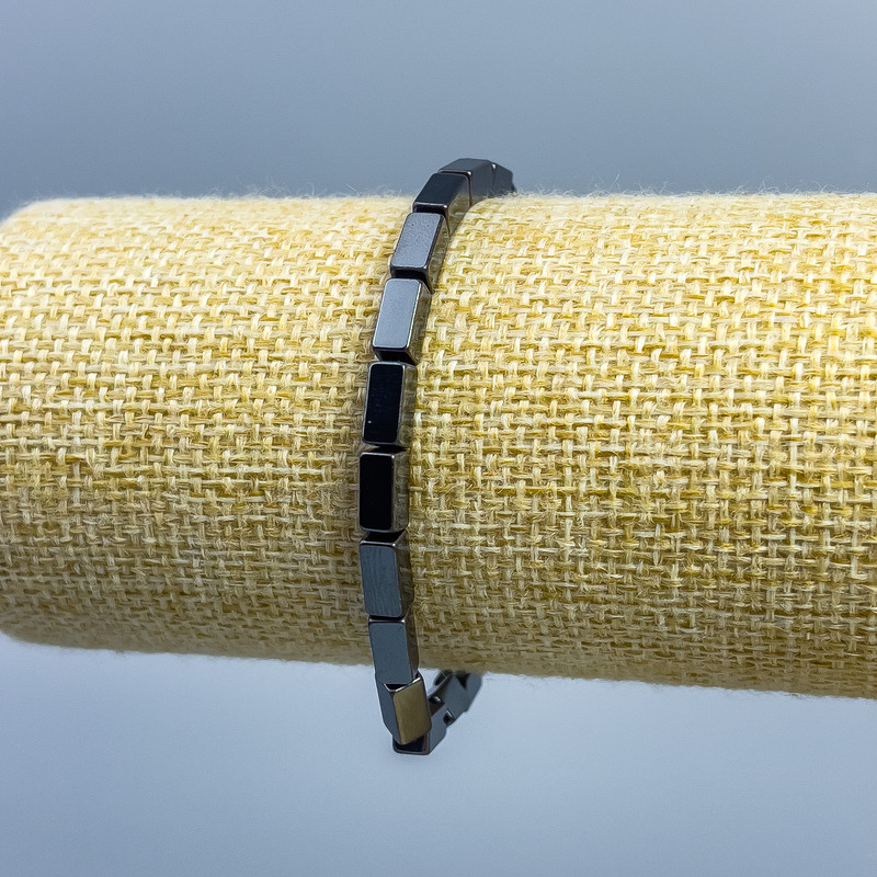 Pulsera de hematita en forma rectangular, 8×4 mm, longitud 18 cm (elástica)