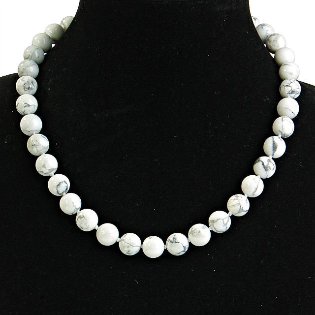 Collar de howlita – bolas de 12 mm, longitud 46 cm