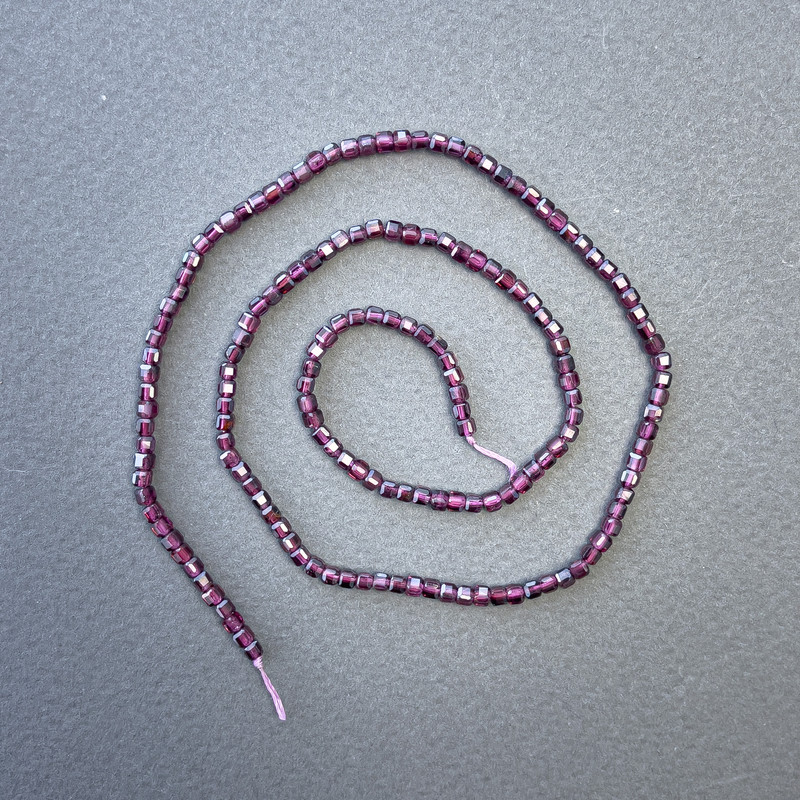 Cuentas de turmalina cúbicas de 2,5 mm naturales